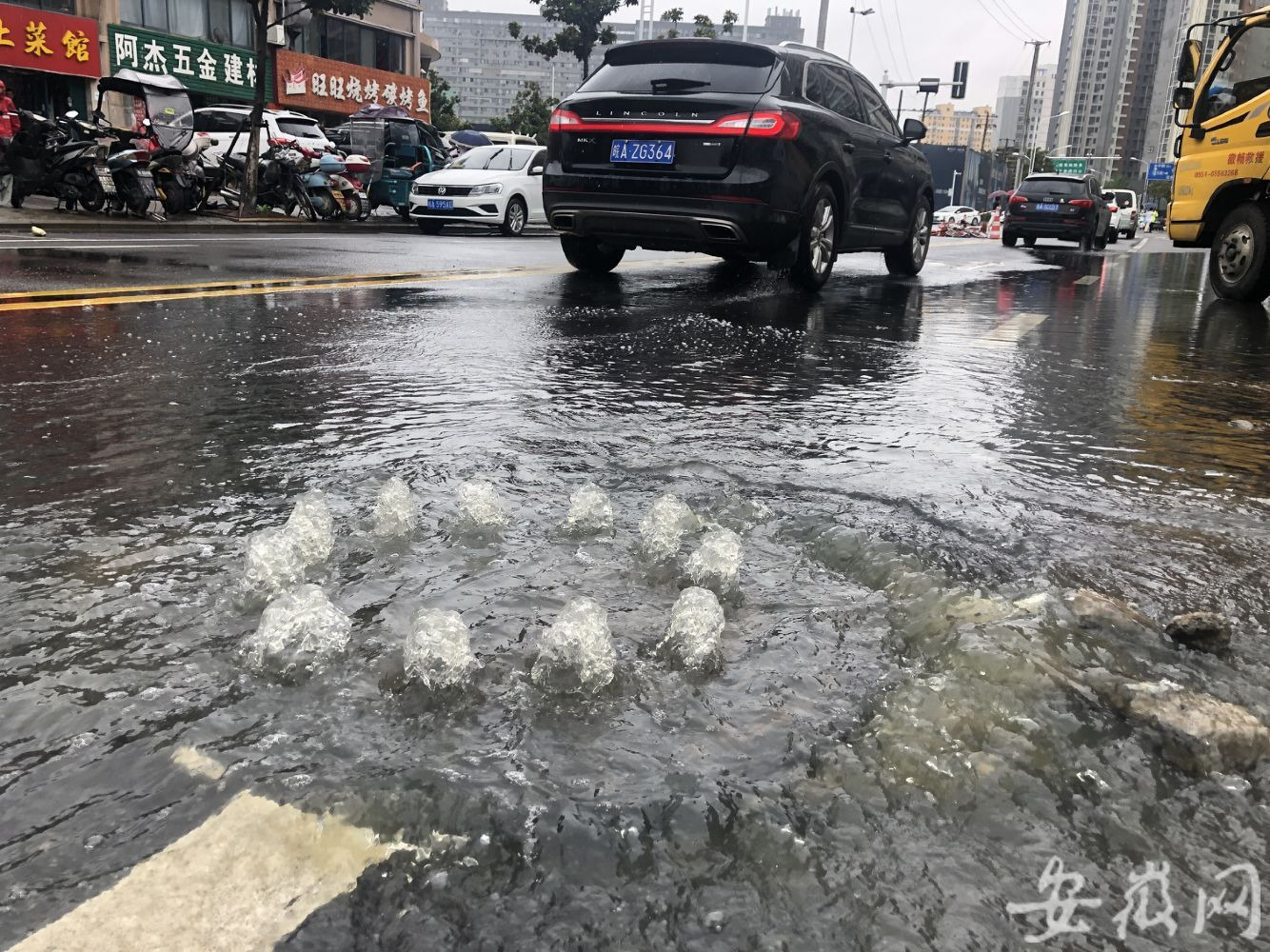 面对全国洪涝频发，智慧井盖科学预警