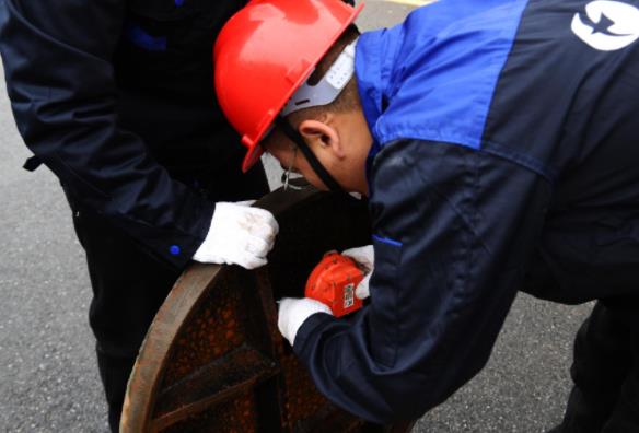 智能井盖，会求救的井盖